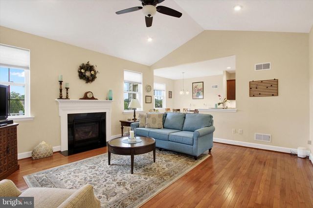 10 THRUSH CT, Gettysburg, PA 17325