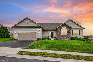 10 THRUSH CT, Gettysburg, PA 17325