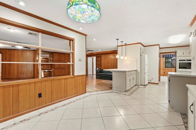 1718 Fairhill Circle, Texas City, TX 77591