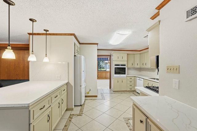 1718 Fairhill Circle, Texas City, TX 77591