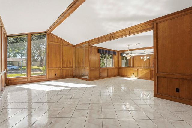 1718 Fairhill Circle, Texas City, TX 77591