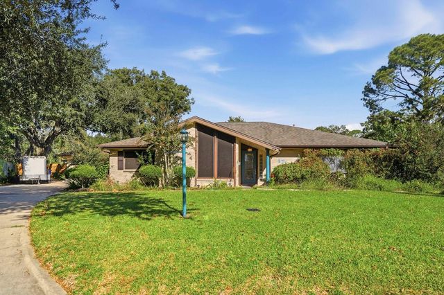 1718 Fairhill Circle, Texas City, TX 77591