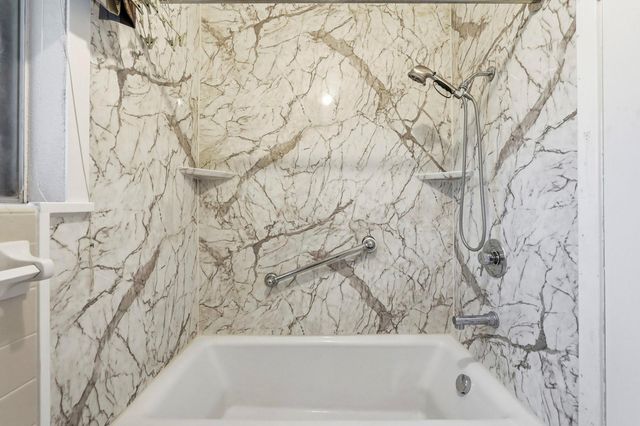 1718 Fairhill Circle, Texas City, TX 77591