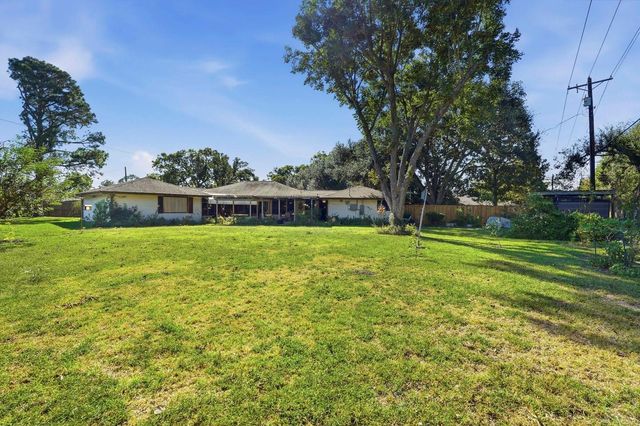 1718 Fairhill Circle, Texas City, TX 77591