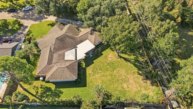 1718 Fairhill Circle, Texas City, TX 77591