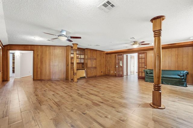 1718 Fairhill Circle, Texas City, TX 77591