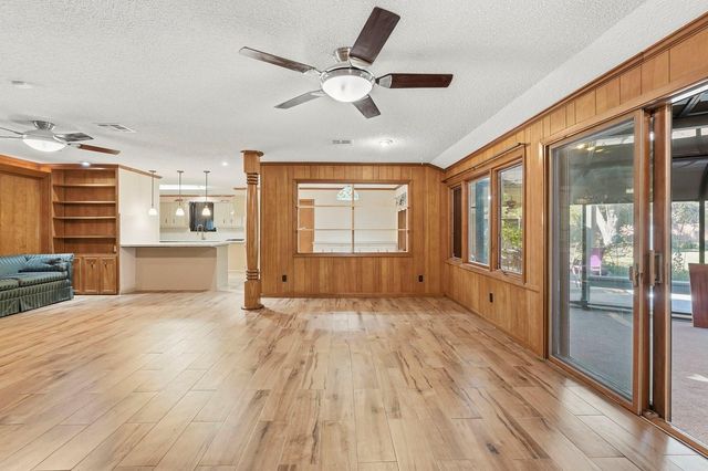 1718 Fairhill Circle, Texas City, TX 77591