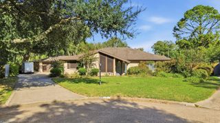 1718 Fairhill Circle, Texas City, TX 77591