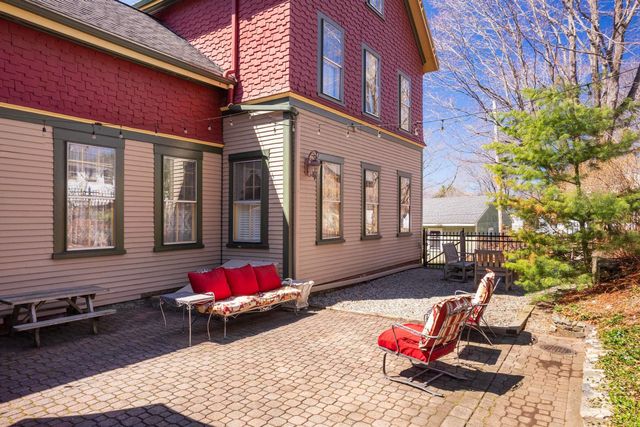 88 York Street, York, ME 03909