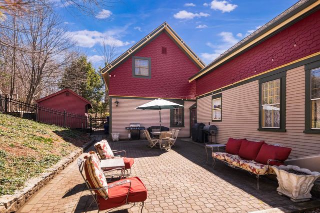 88 York Street, York, ME 03909