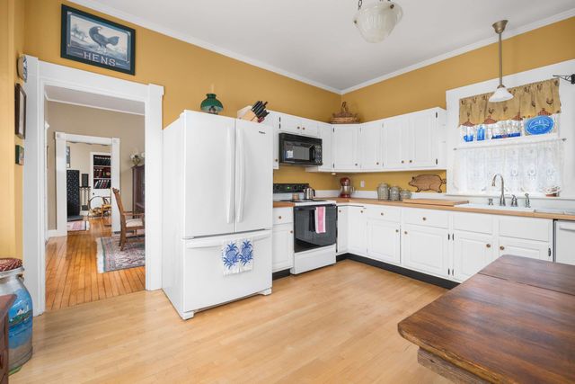 88 York Street, York, ME 03909