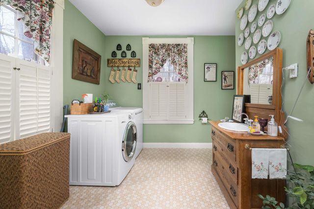 88 York Street, York, ME 03909