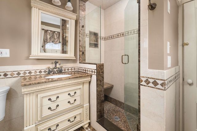 88 York Street, York, ME 03909