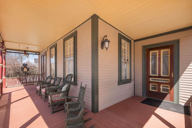 88 York Street, York, ME 03909