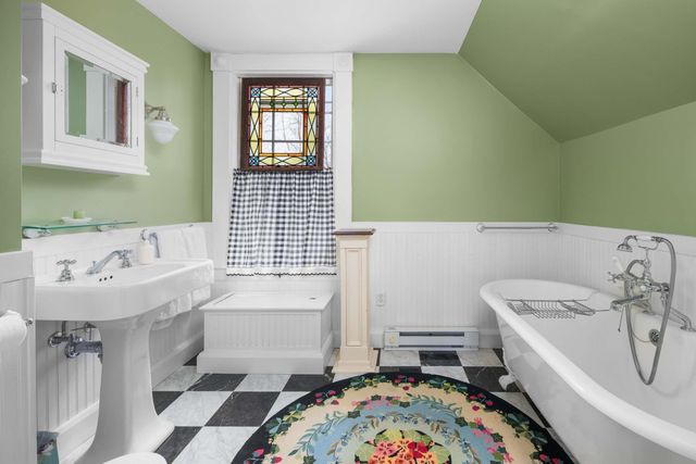 88 York Street, York, ME 03909