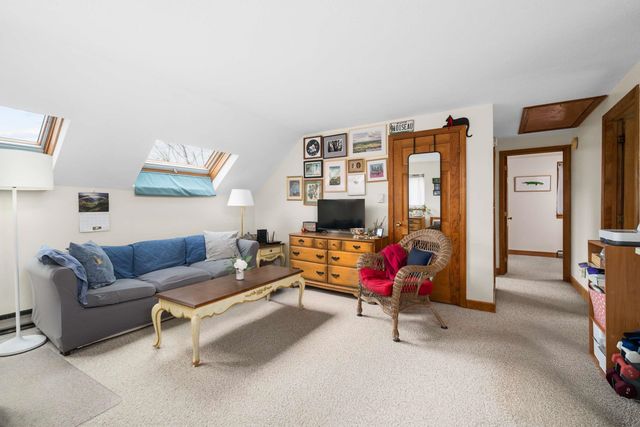 88 York Street, York, ME 03909