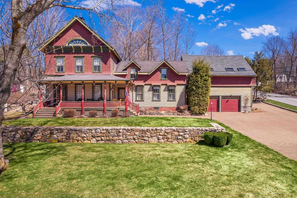 88 York Street, York, ME 03909