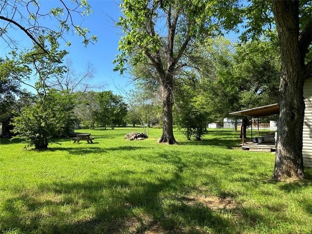 602 S Mignonette Street, Kosse, TX 76653