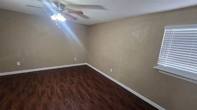 2212 Harris Lane, Haltom City, TX 76117