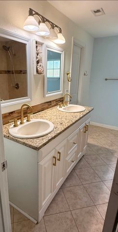 2212 Harris Lane, Haltom City, TX 76117