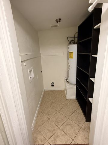 2212 Harris Lane, Haltom City, TX 76117
