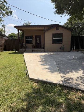 2212 Harris Lane, Haltom City, TX 76117