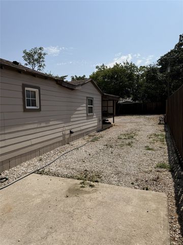 2212 Harris Lane, Haltom City, TX 76117