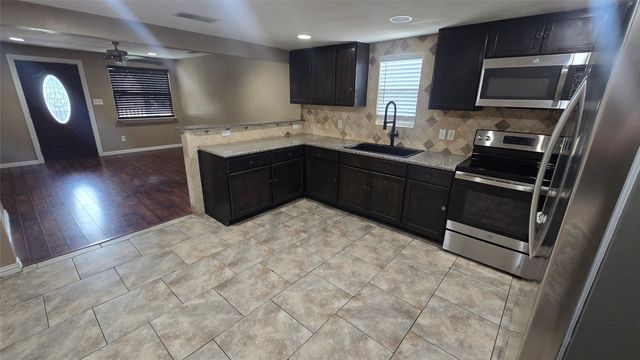 2212 Harris Lane, Haltom City, TX 76117