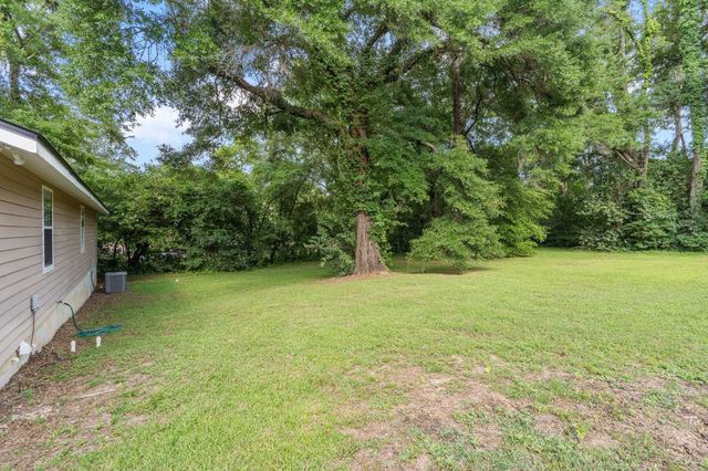 2103 Queenswood Drive, Tallahassee, FL 32303