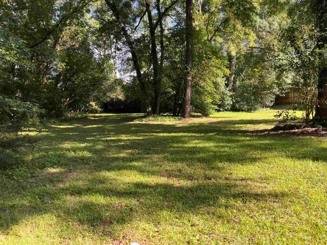 2103 Queenswood Drive, Tallahassee, FL 32303
