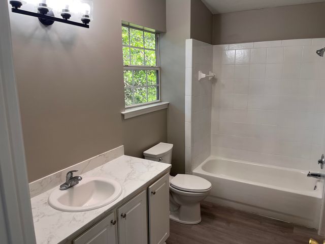 2103 Queenswood Drive, Tallahassee, FL 32303