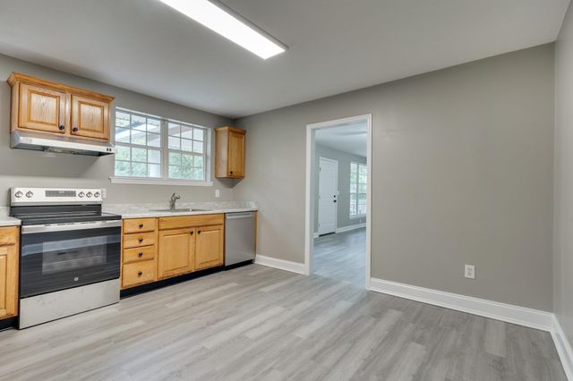 2103 Queenswood Drive, Tallahassee, FL 32303