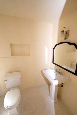 1525 Pennsylvania Ave 2, Miami Beach, FL 33139