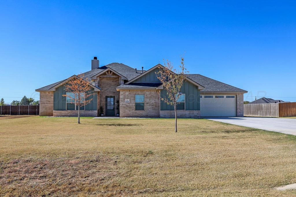 7 DANRIDGE Drive, Canyon, TX 79015