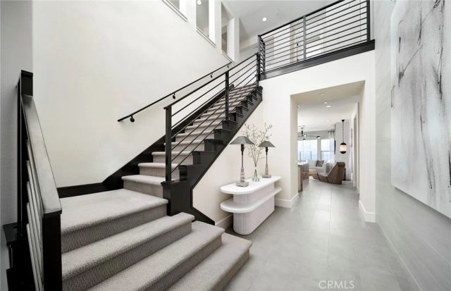 11808 Canoga Avenue, Chatsworth, CA 91311
