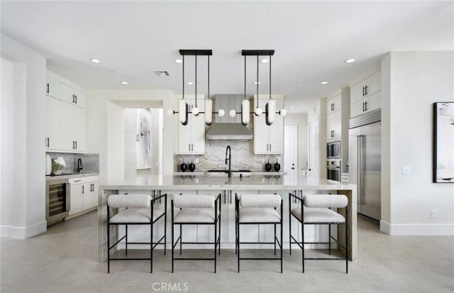 11808 Canoga Avenue, Chatsworth, CA 91311
