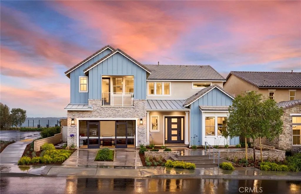 11808 Canoga Avenue, Chatsworth, CA 91311