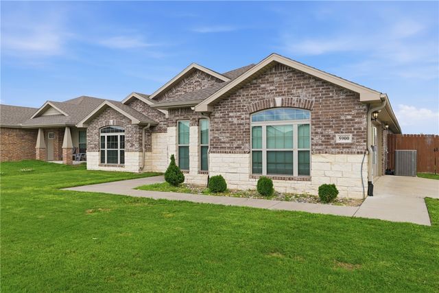 5900 NW Meade Street, Bentonville, AR 72713