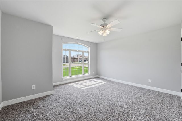 5900 NW Meade Street, Bentonville, AR 72713