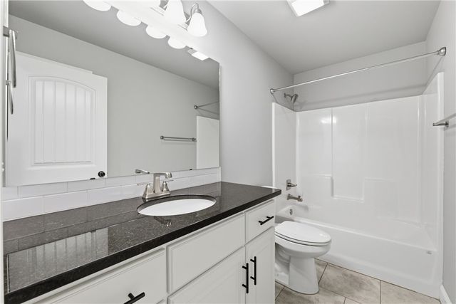 5900 NW Meade Street, Bentonville, AR 72713