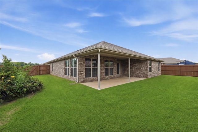 5900 NW Meade Street, Bentonville, AR 72713
