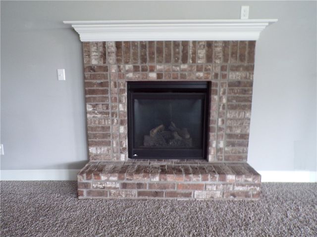 5900 NW Meade Street, Bentonville, AR 72713