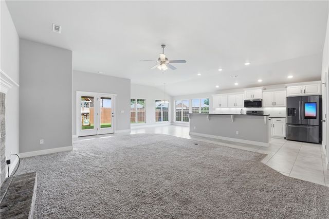 5900 NW Meade Street, Bentonville, AR 72713