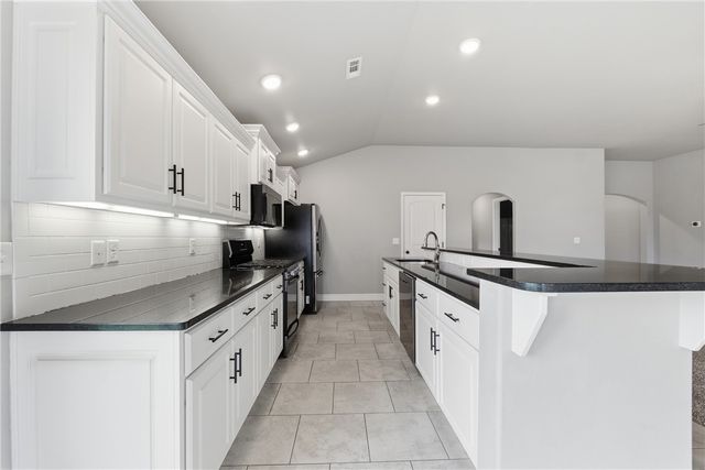 5900 NW Meade Street, Bentonville, AR 72713
