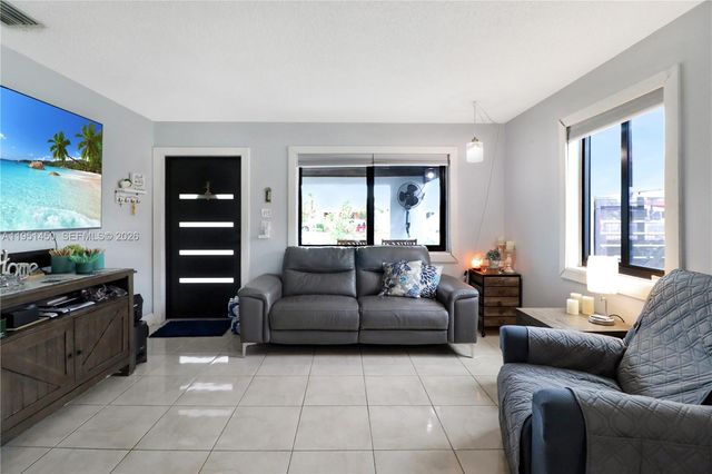 3529 W 14th Ln, Hialeah, FL 33012