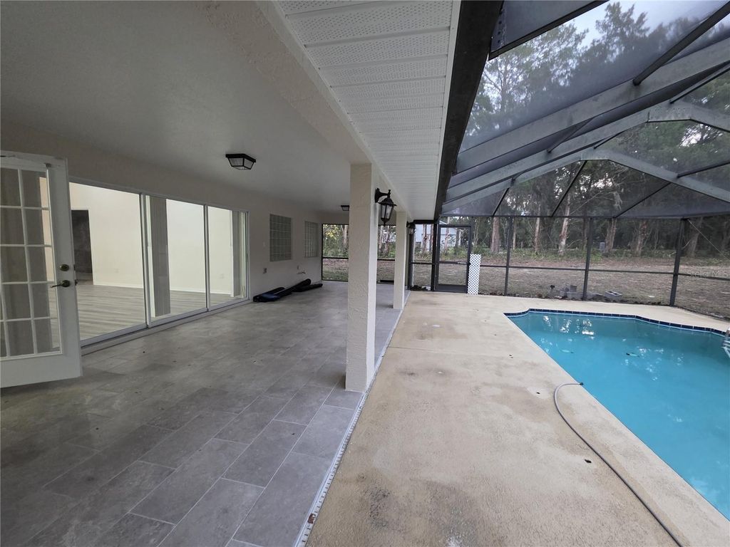 Image 11 of property listing at 36014 LAKE UNITY NURSERY ROAD, Fruitland Park, FL 34731