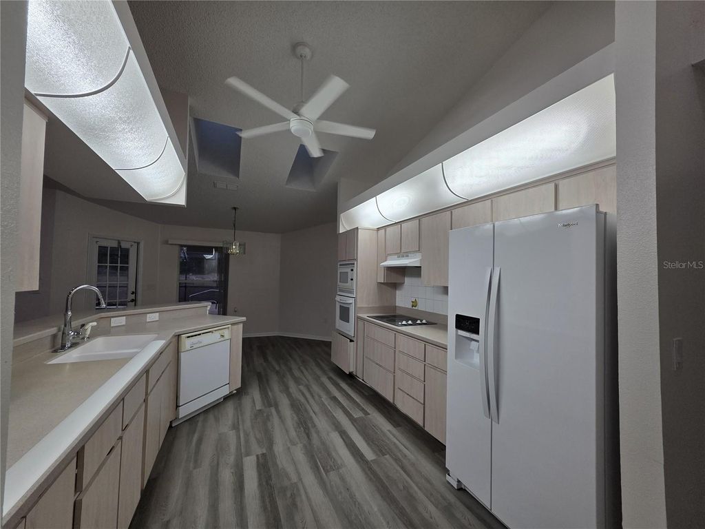 Image 14 of property listing at 36014 LAKE UNITY NURSERY ROAD, Fruitland Park, FL 34731