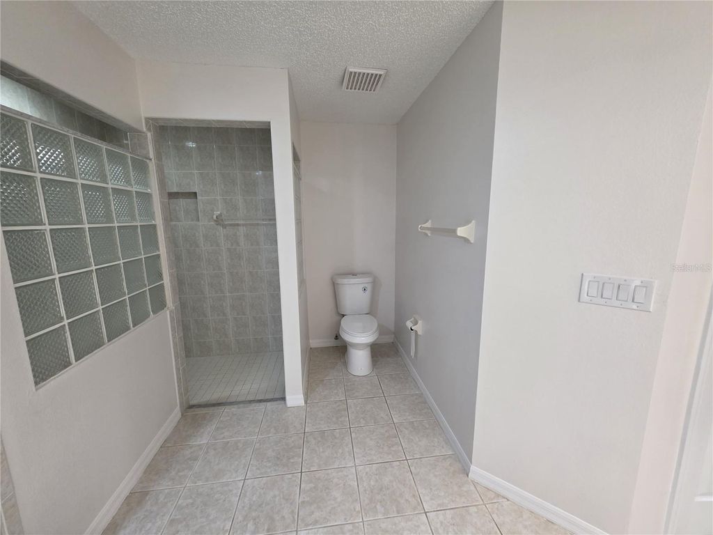 Image 21 of property listing at 36014 LAKE UNITY NURSERY ROAD, Fruitland Park, FL 34731