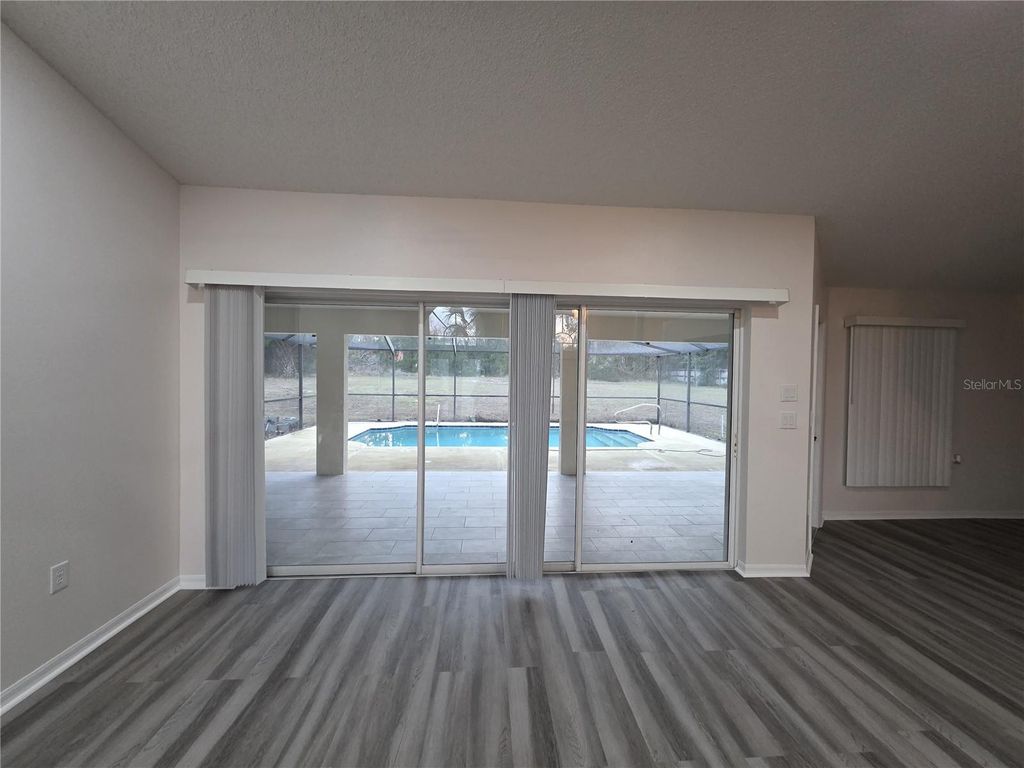 Image 7 of property listing at 36014 LAKE UNITY NURSERY ROAD, Fruitland Park, FL 34731