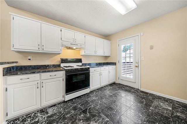 5718 Hidden Brook Circle, Atlanta, GA 30349